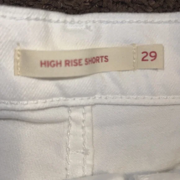 Levi Shorts - Picture 2 of 2